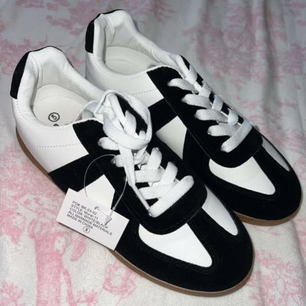 (3/$30💕) La Sheelah Sneakers Size5